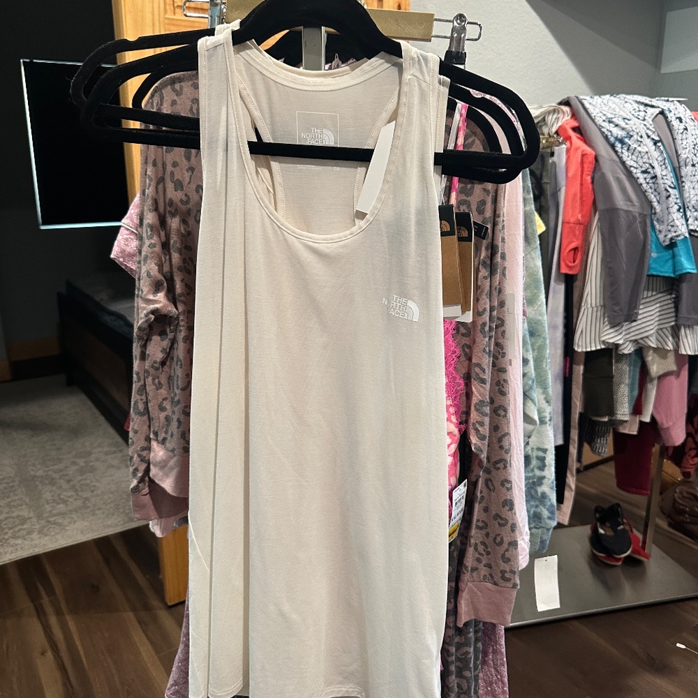 NWT North Face Wander Tank Gardenia White (XXL)